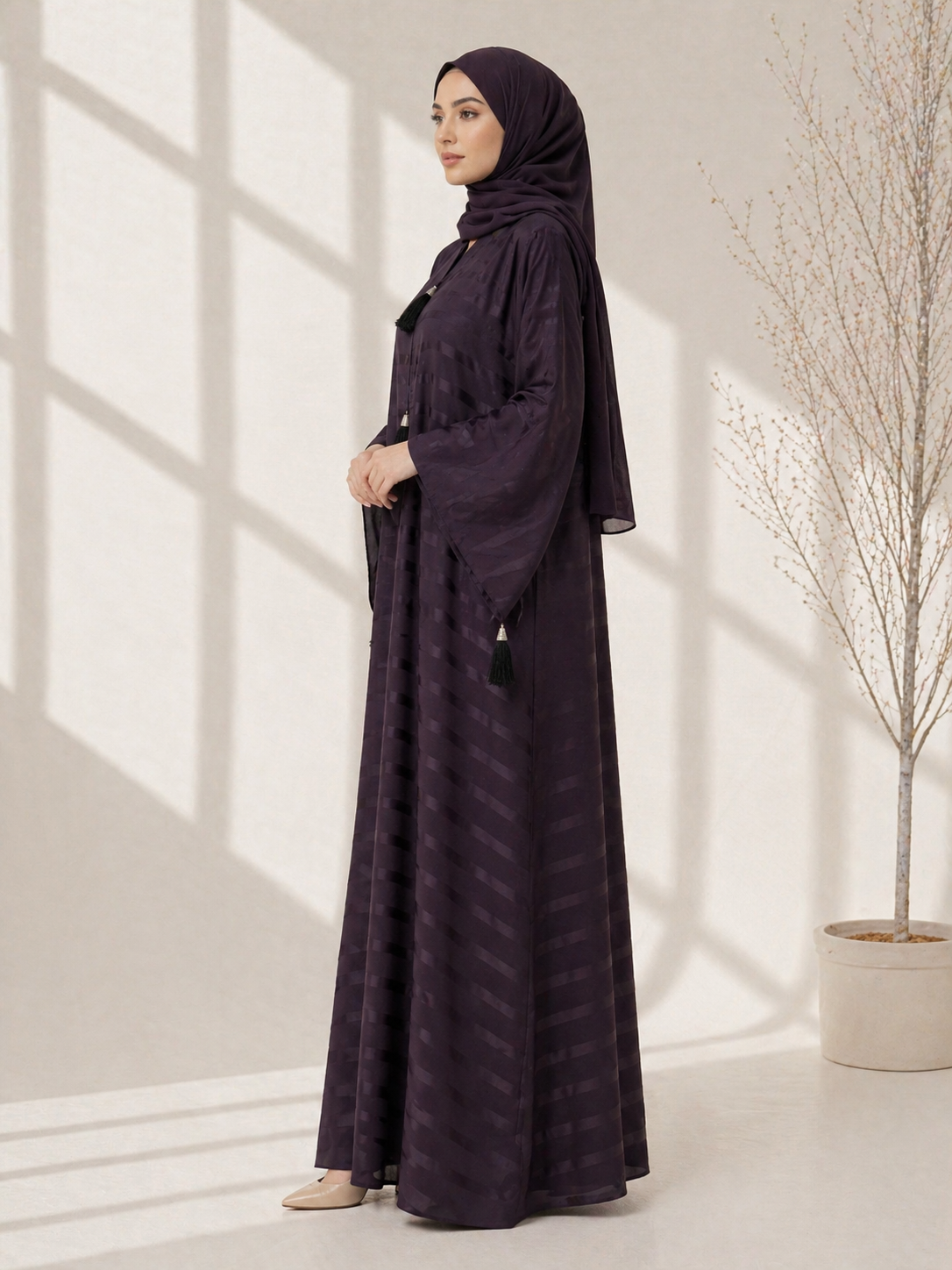 Elegant Zoom Tussle Abaya