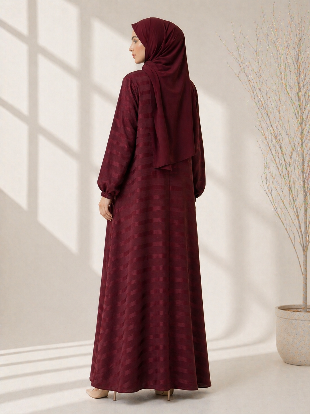 Elegant Zoom Tussle Abaya