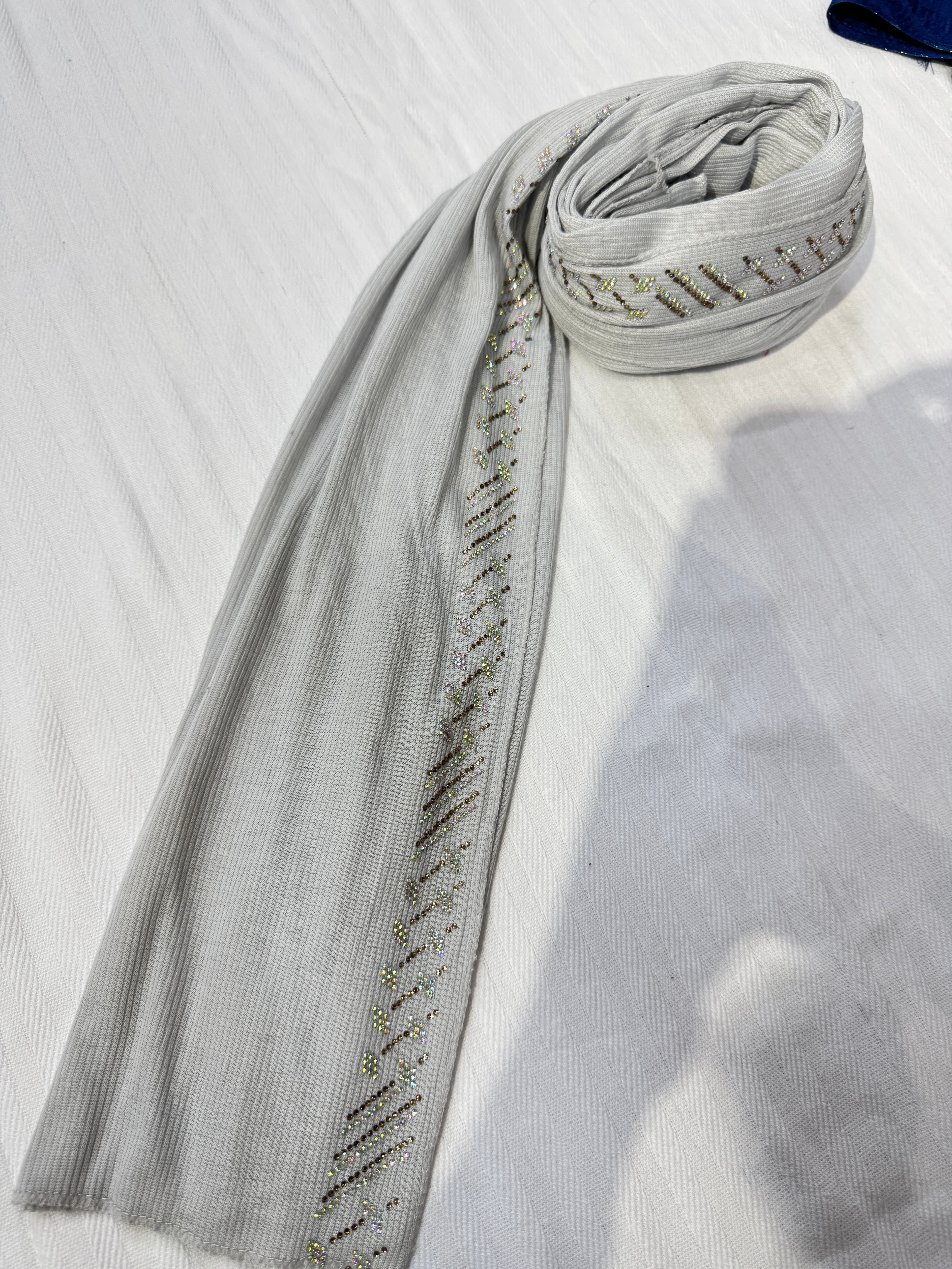 Soft stoller-Hijab with elegant stones
